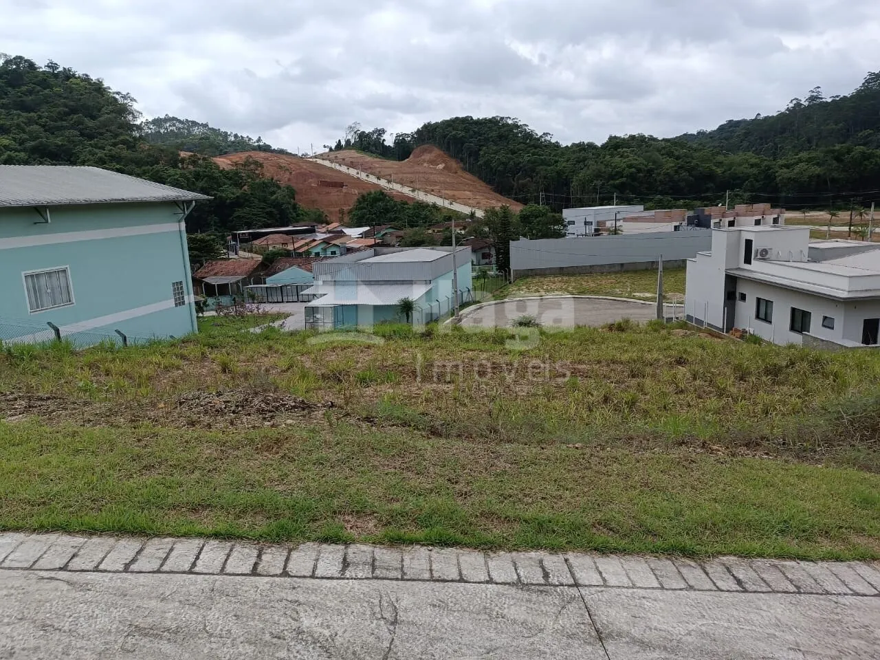 Terreno à venda de 248 m² em Brusque, SC, Brasil