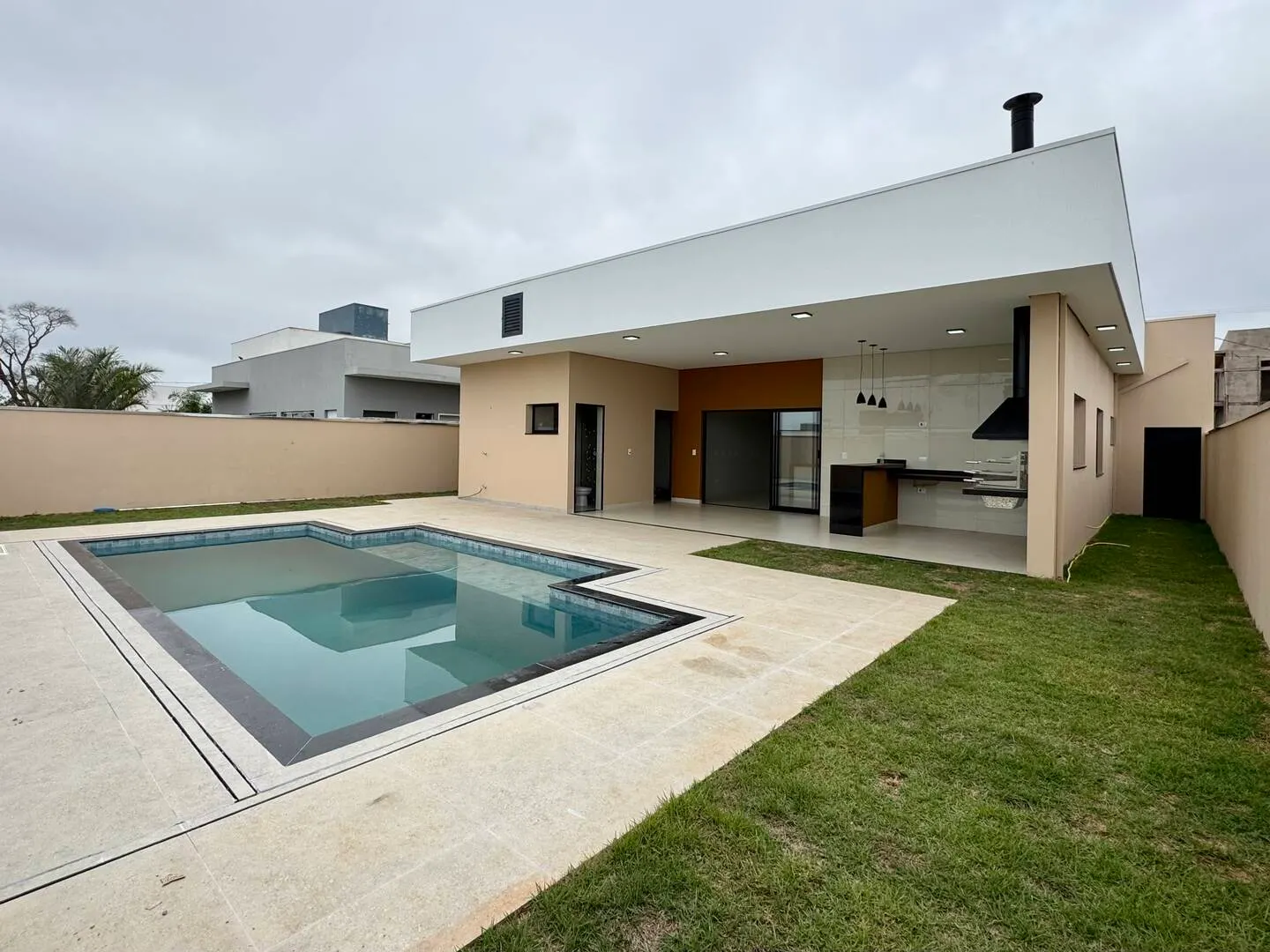 Casa à venda de 450 m² em Paranapanema, SP, Brasil