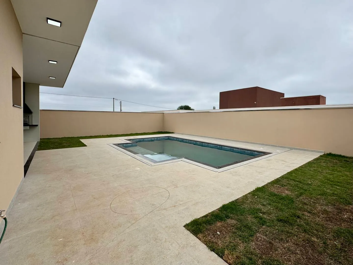 Casa à venda de 450 m² em Paranapanema, SP, Brasil
