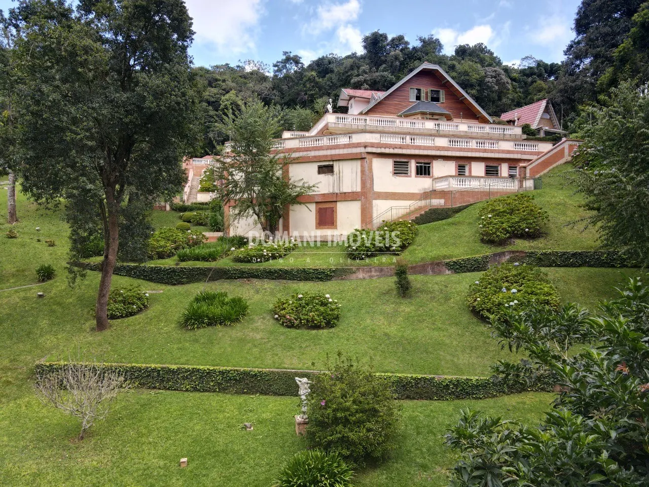 Casa à venda de 3.450 m² em Campos do Jordão, SP, Brasil
