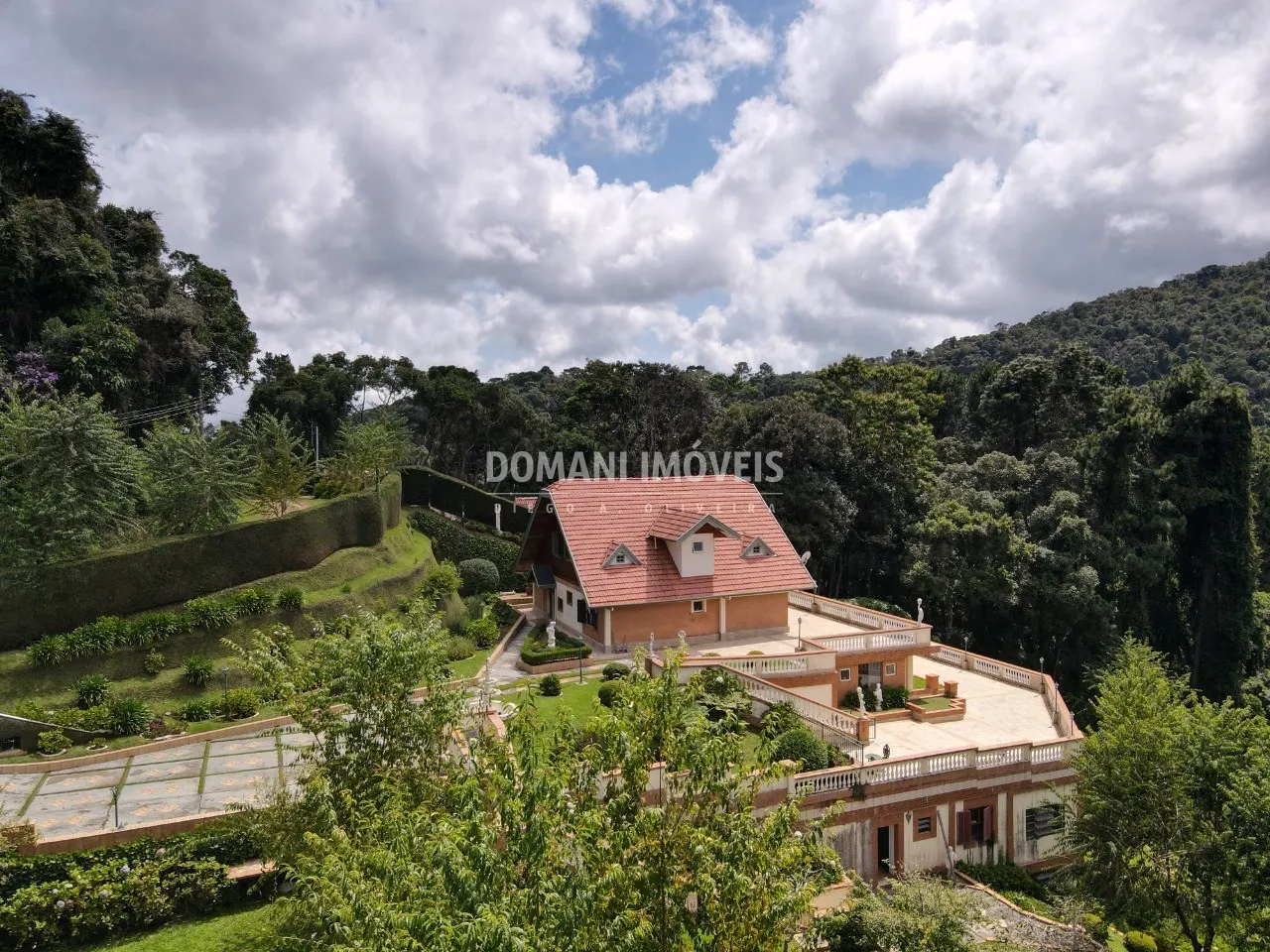 Casa à venda de 3.450 m² em Campos do Jordão, SP, Brasil