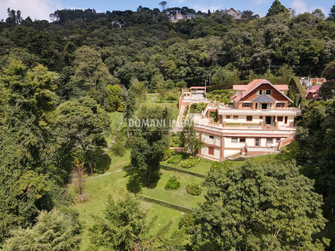 Casa à venda de 3.450 m² em Campos do Jordão, SP, Brasil