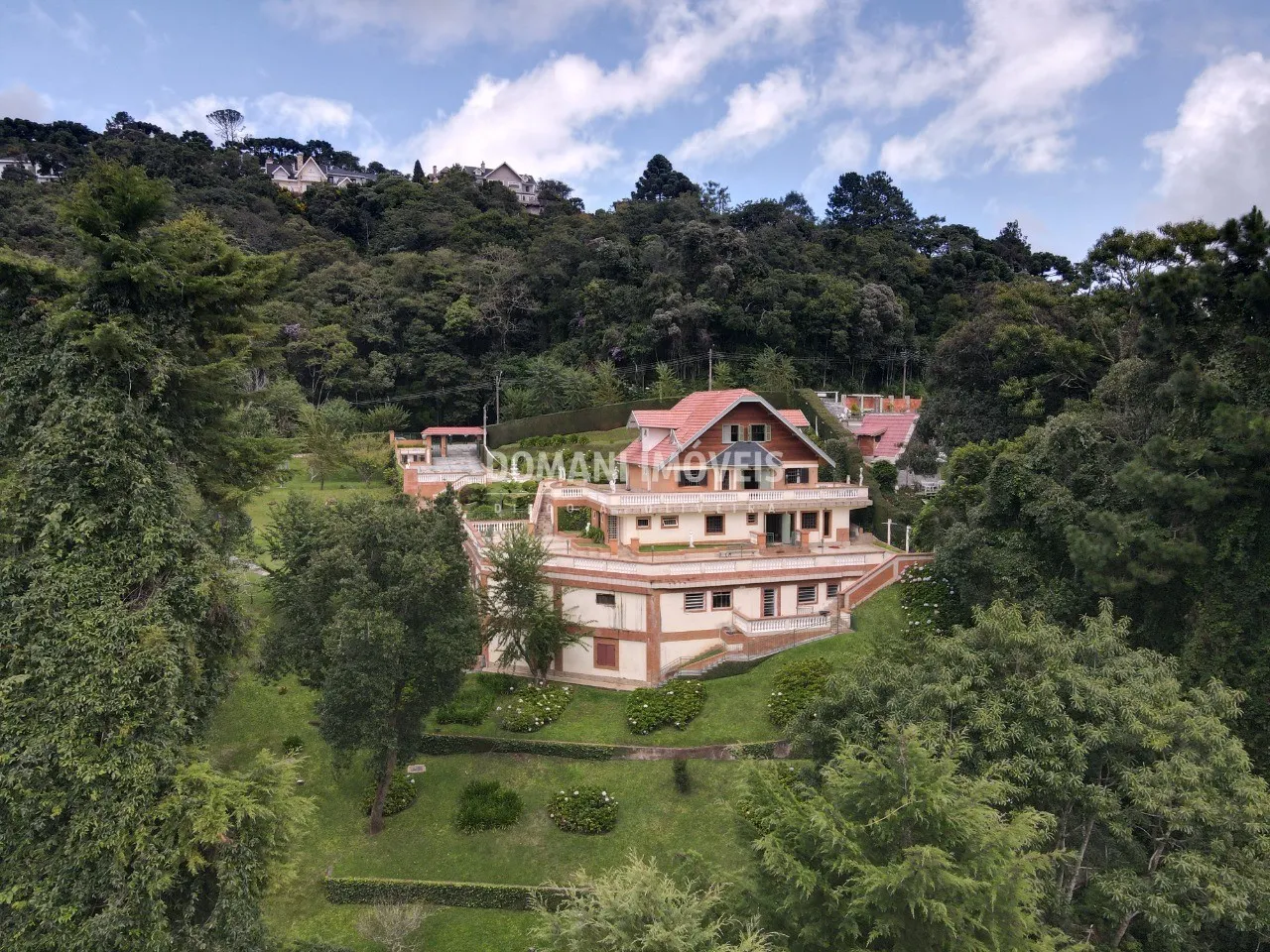 Casa à venda de 3.450 m² em Campos do Jordão, SP, Brasil