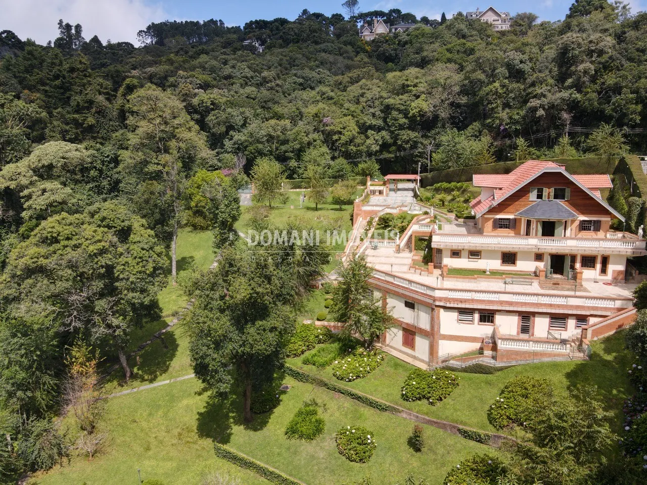 Casa à venda de 3.450 m² em Campos do Jordão, SP, Brasil