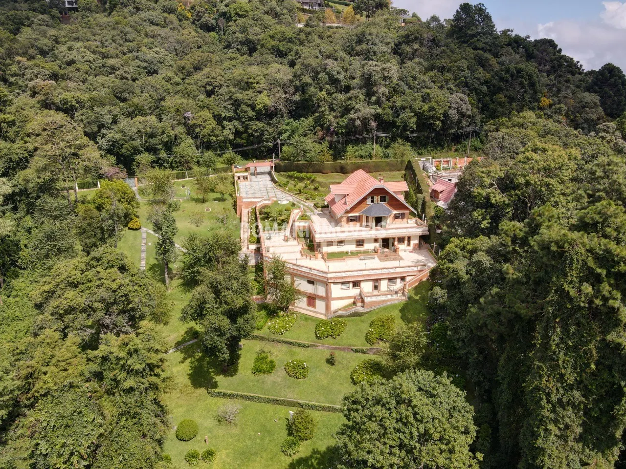 Casa à venda de 3.450 m² em Campos do Jordão, SP, Brasil