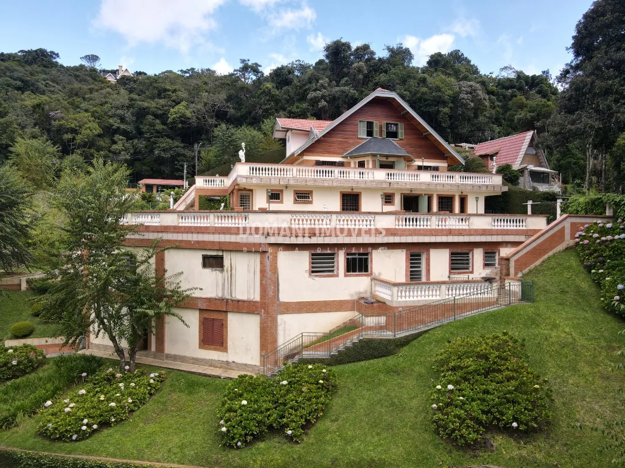 Casa à venda de 3.450 m² em Campos do Jordão, SP, Brasil