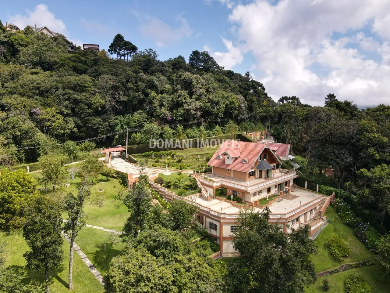 Casa à venda de 3.450 m² em Campos do Jordão, SP, Brasil