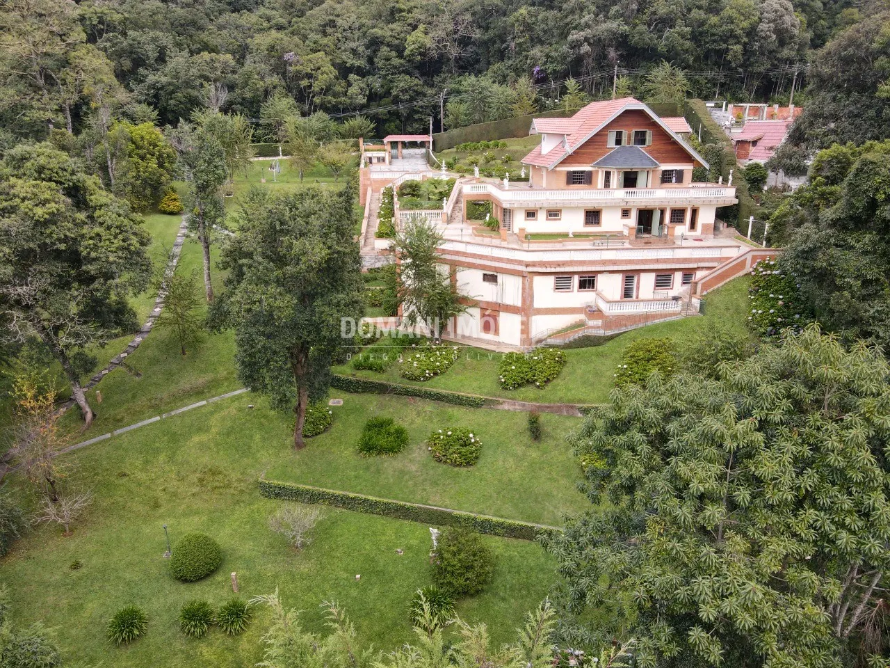 Casa à venda de 3.450 m² em Campos do Jordão, SP, Brasil