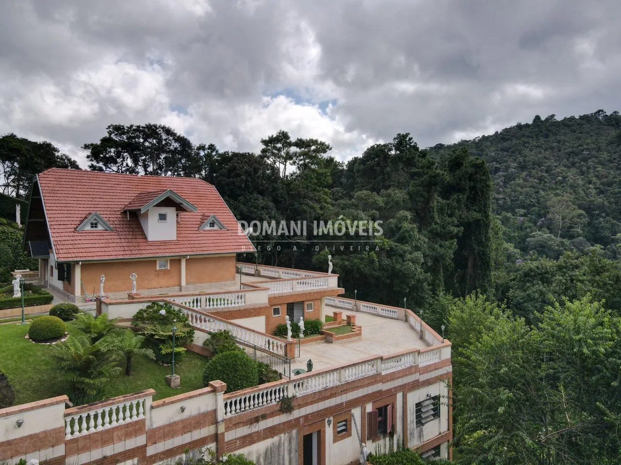 Casa à venda de 3.450 m² em Campos do Jordão, SP, Brasil