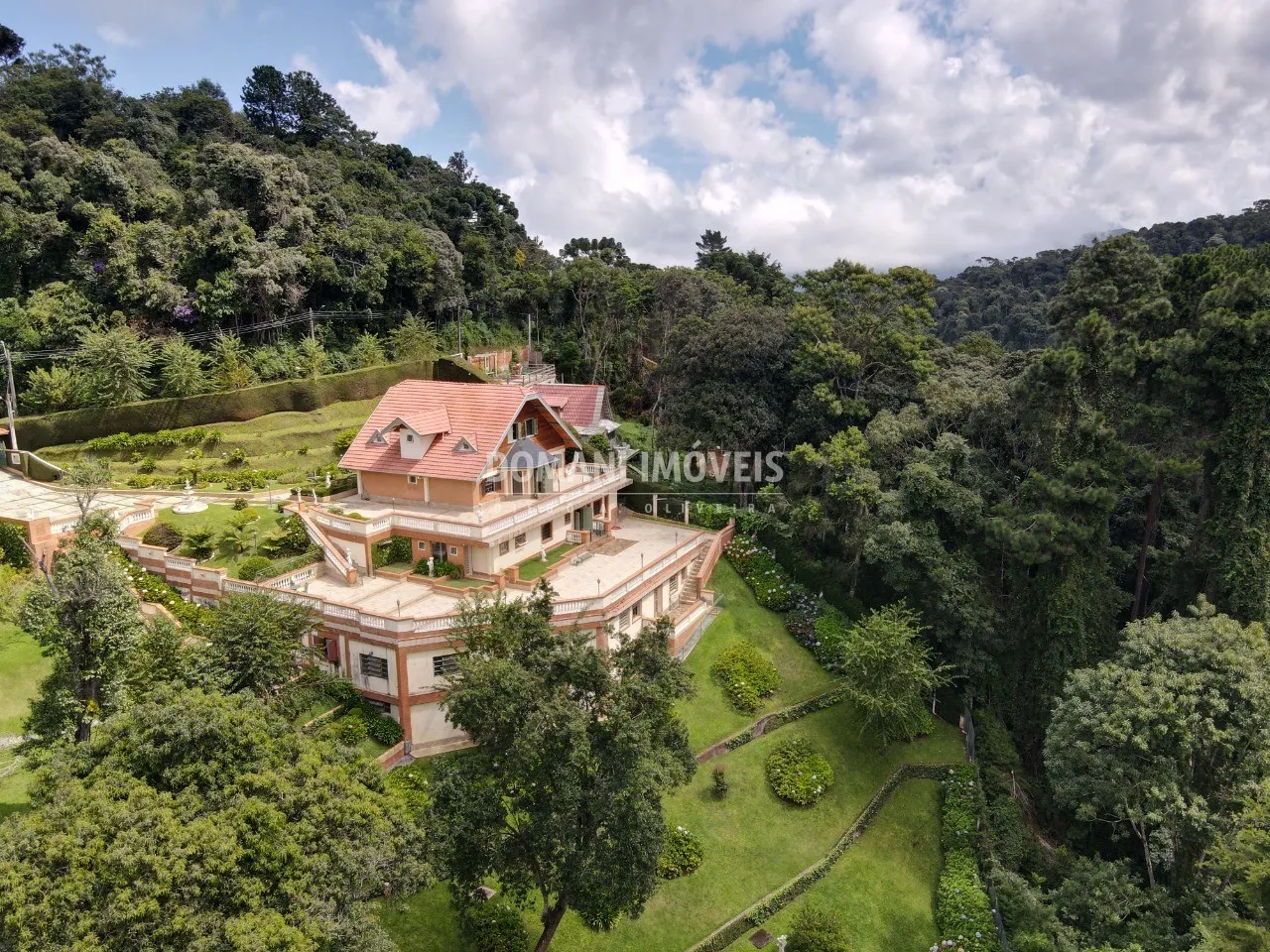 Casa à venda de 3.450 m² em Campos do Jordão, SP, Brasil