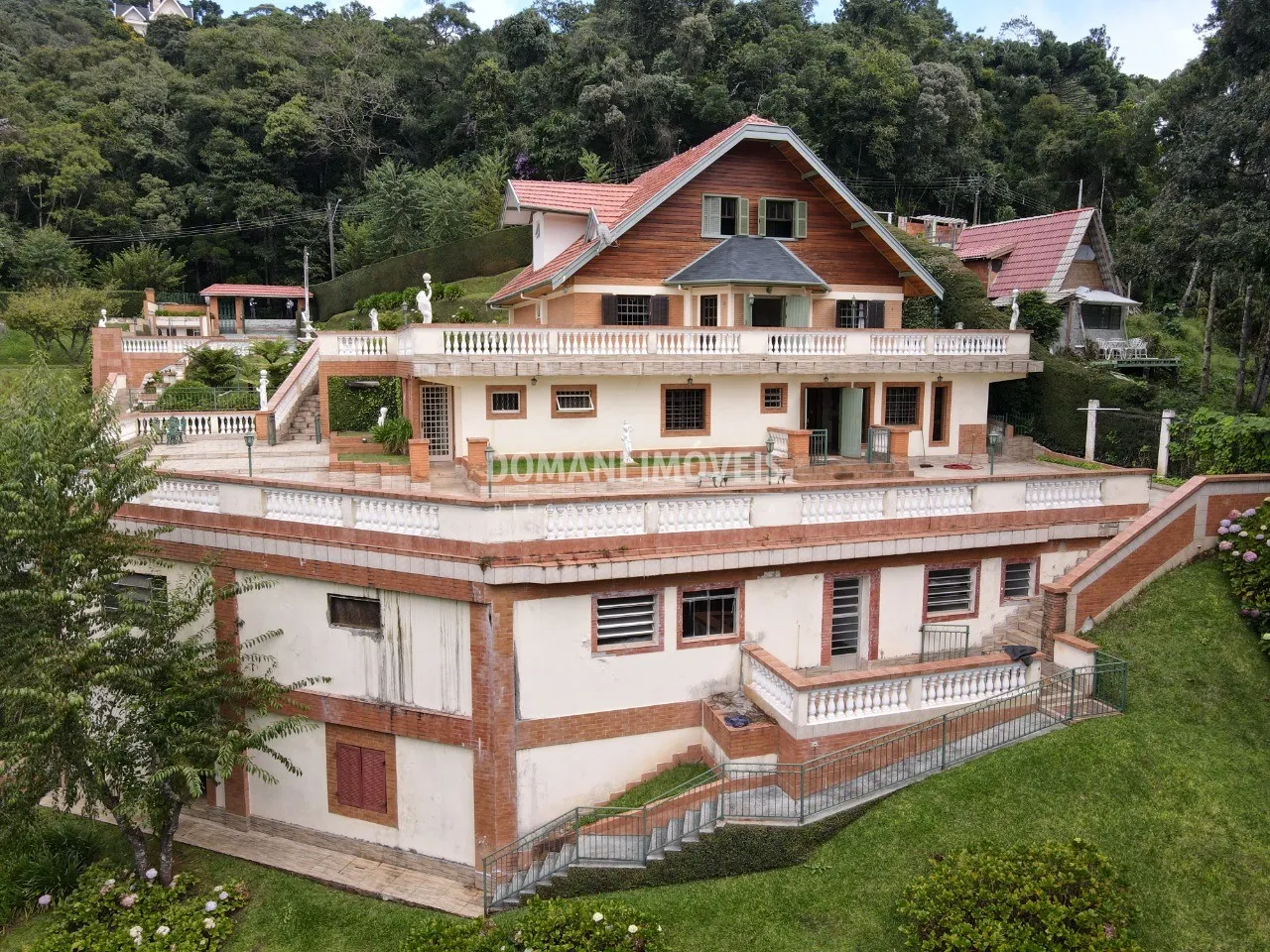 Casa à venda de 3.450 m² em Campos do Jordão, SP, Brasil