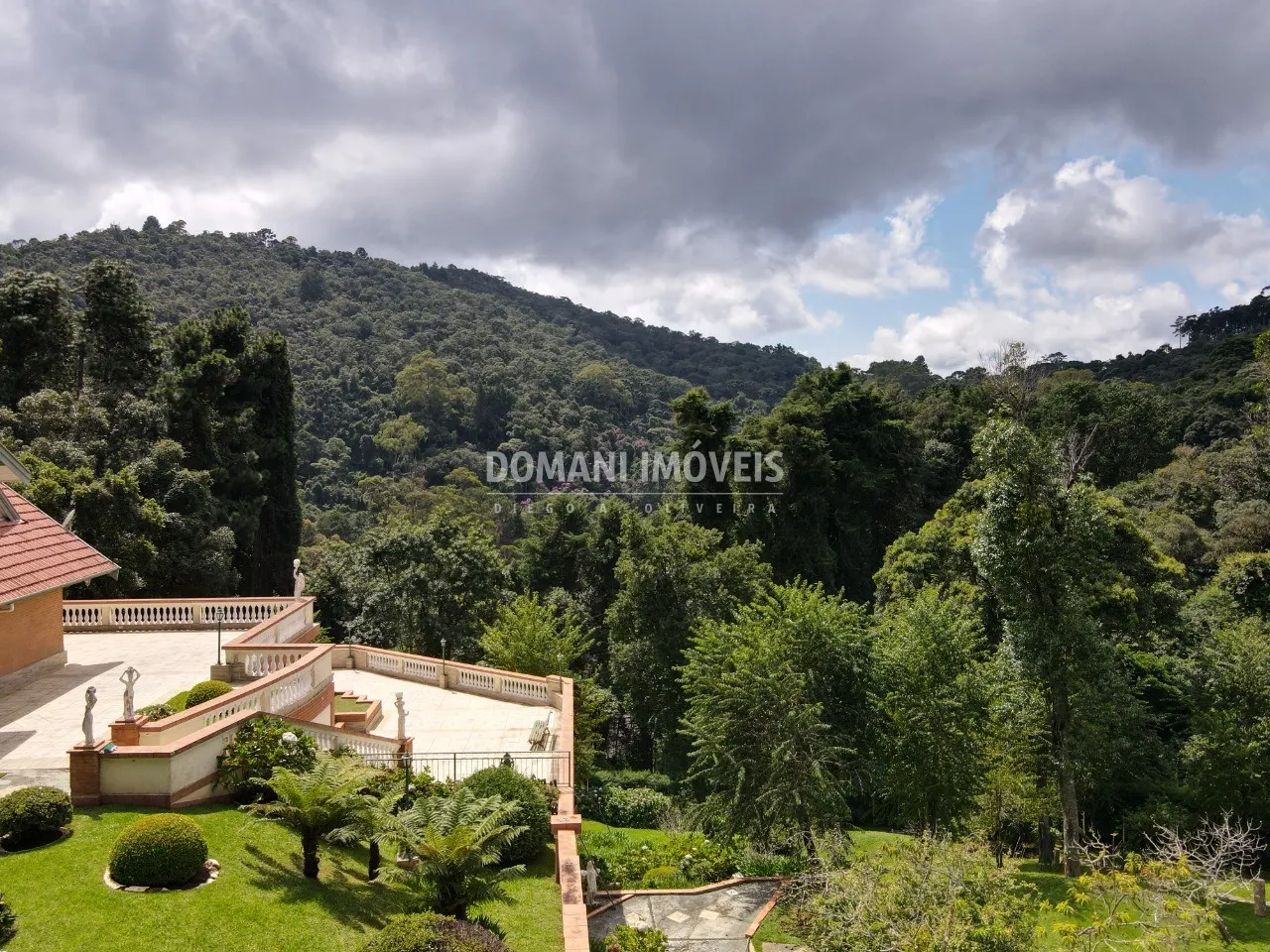 Casa à venda de 3.450 m² em Campos do Jordão, SP, Brasil
