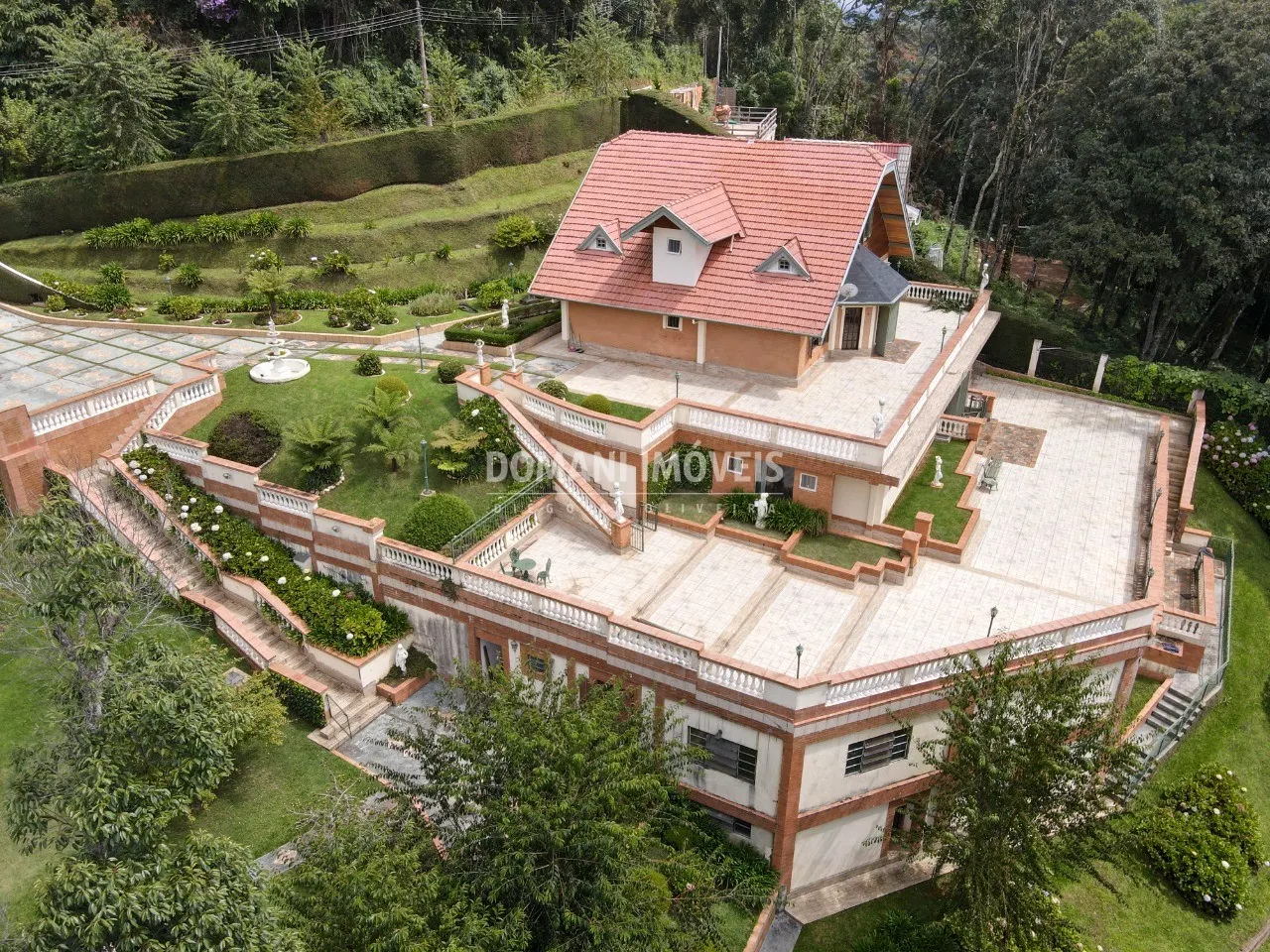 Casa à venda de 3.450 m² em Campos do Jordão, SP, Brasil