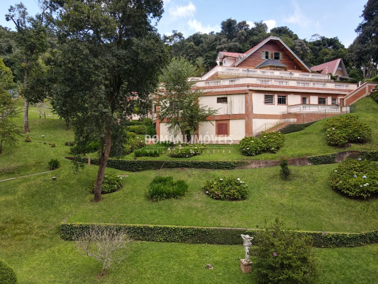 Casa à venda de 3.450 m² em Campos do Jordão, SP, Brasil