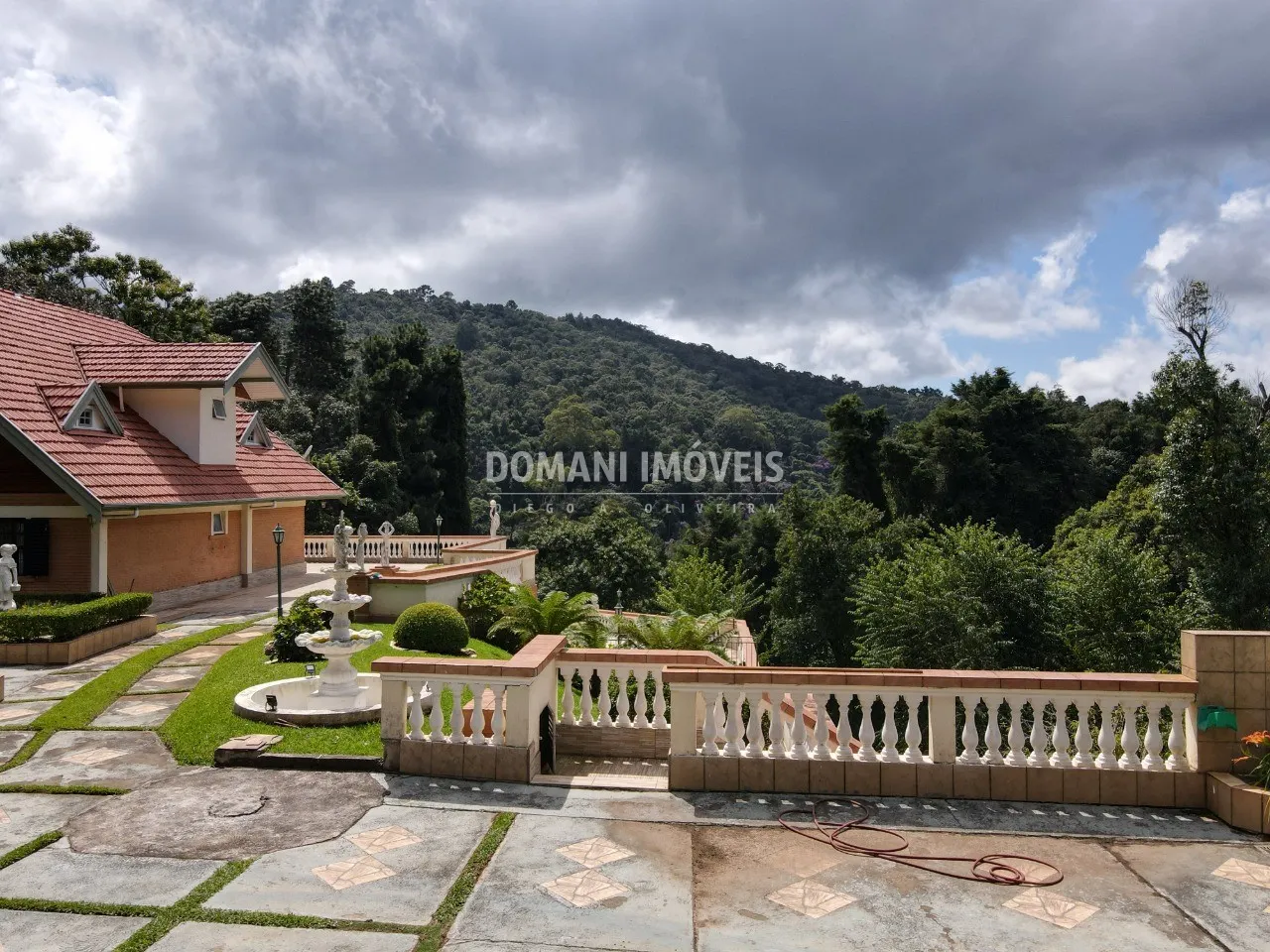 Casa à venda de 3.450 m² em Campos do Jordão, SP, Brasil