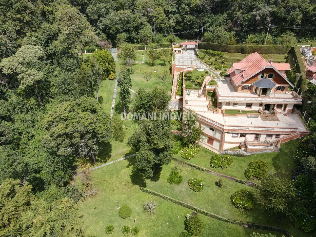 Casa à venda de 3.450 m² em Campos do Jordão, SP, Brasil