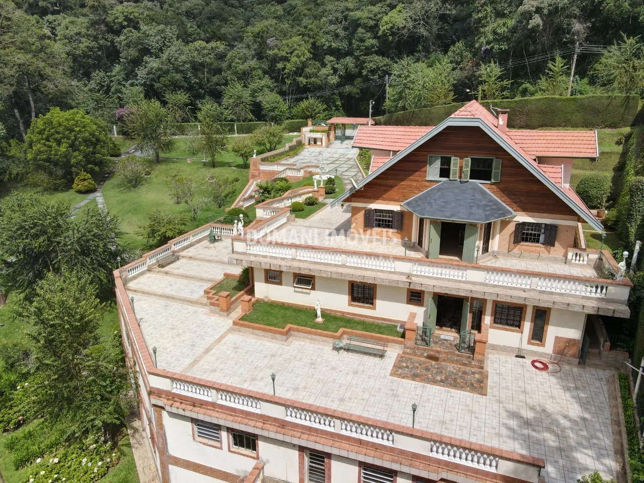 Casa à venda de 3.450 m² em Campos do Jordão, SP, Brasil