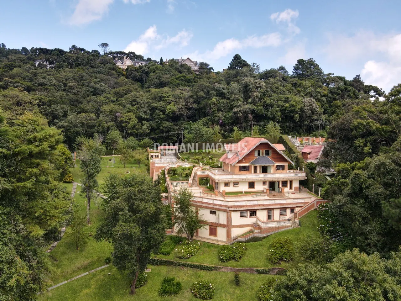 Casa à venda de 3.450 m² em Campos do Jordão, SP, Brasil