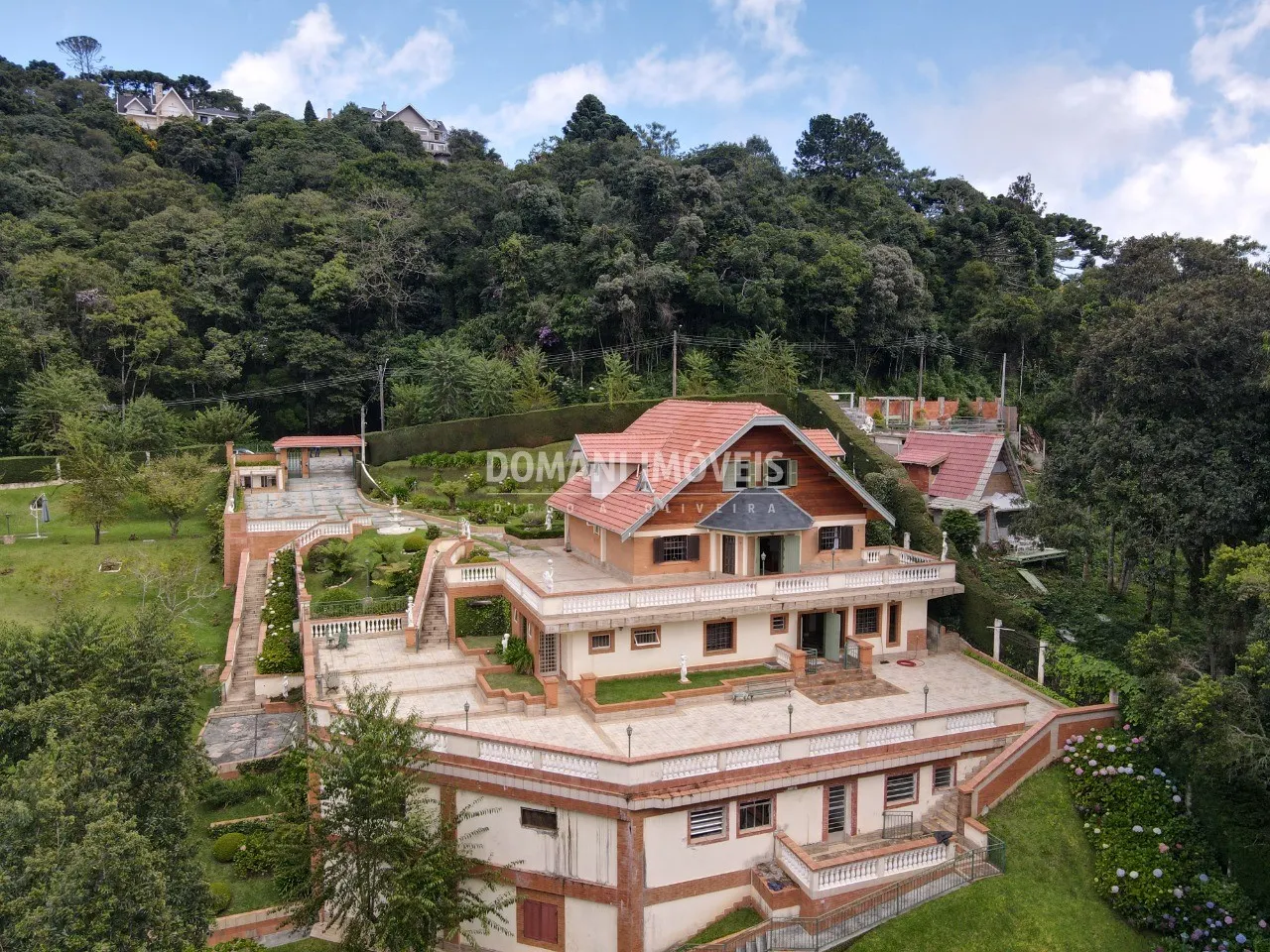 Casa à venda de 3.450 m² em Campos do Jordão, SP, Brasil