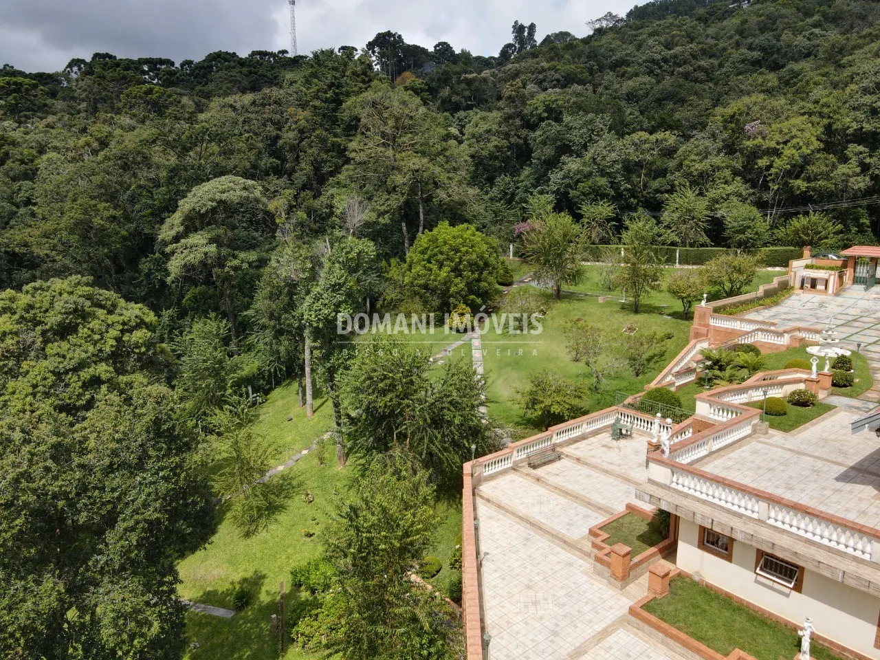 Casa à venda de 3.450 m² em Campos do Jordão, SP, Brasil