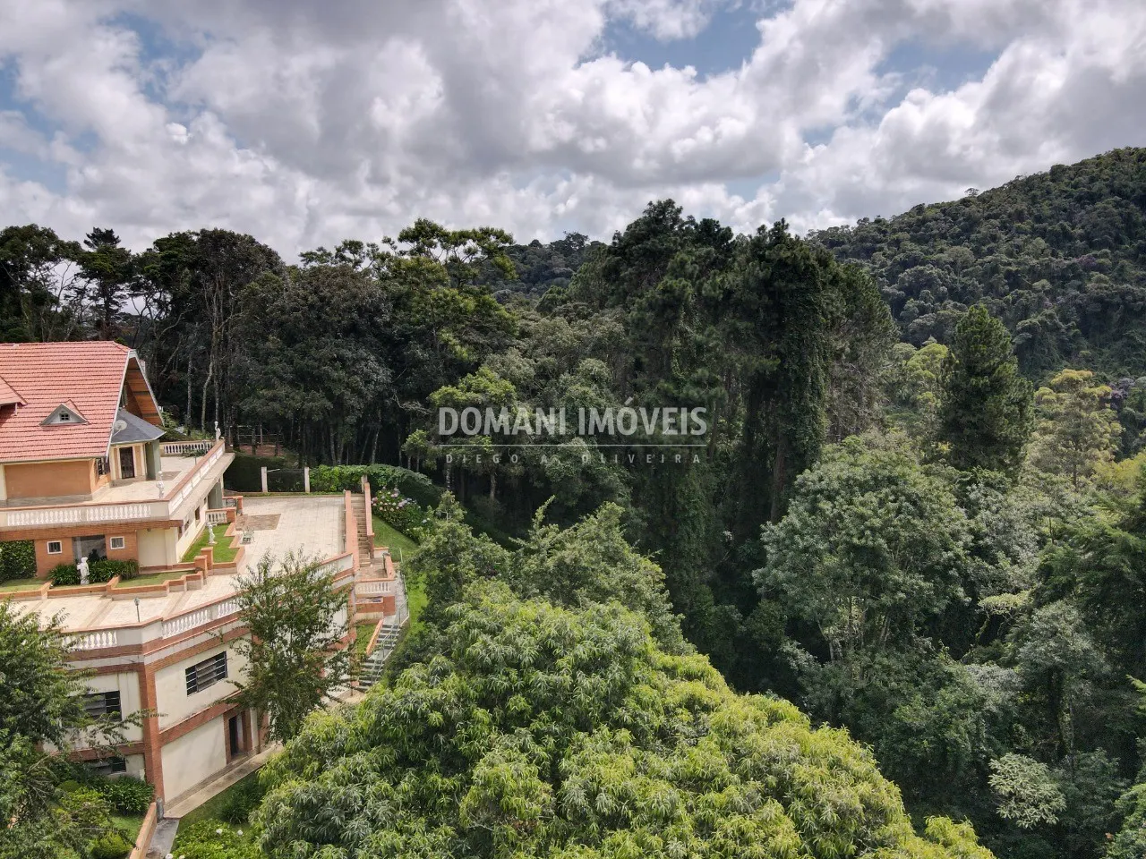 Casa à venda de 3.450 m² em Campos do Jordão, SP, Brasil