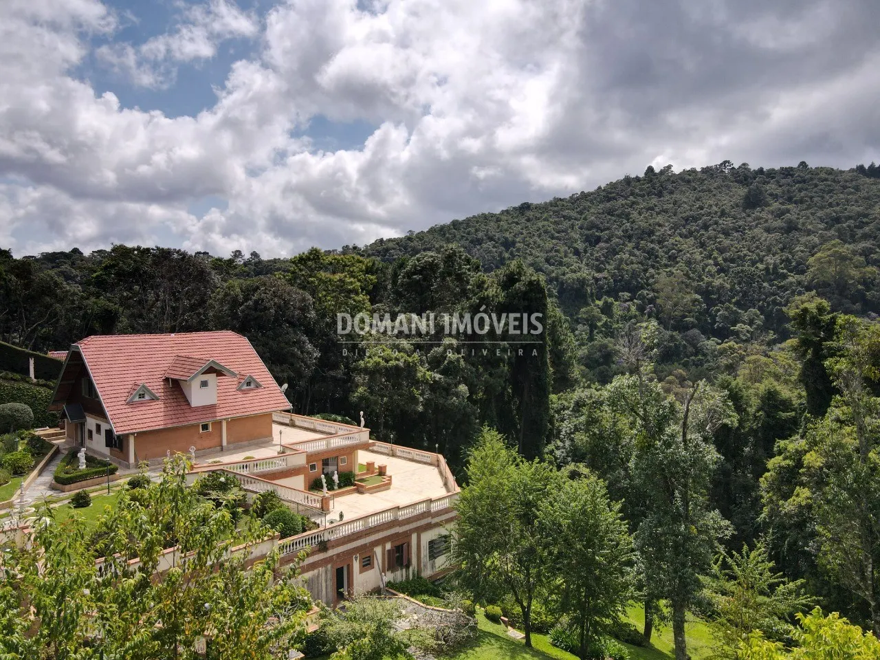 Casa à venda de 3.450 m² em Campos do Jordão, SP, Brasil