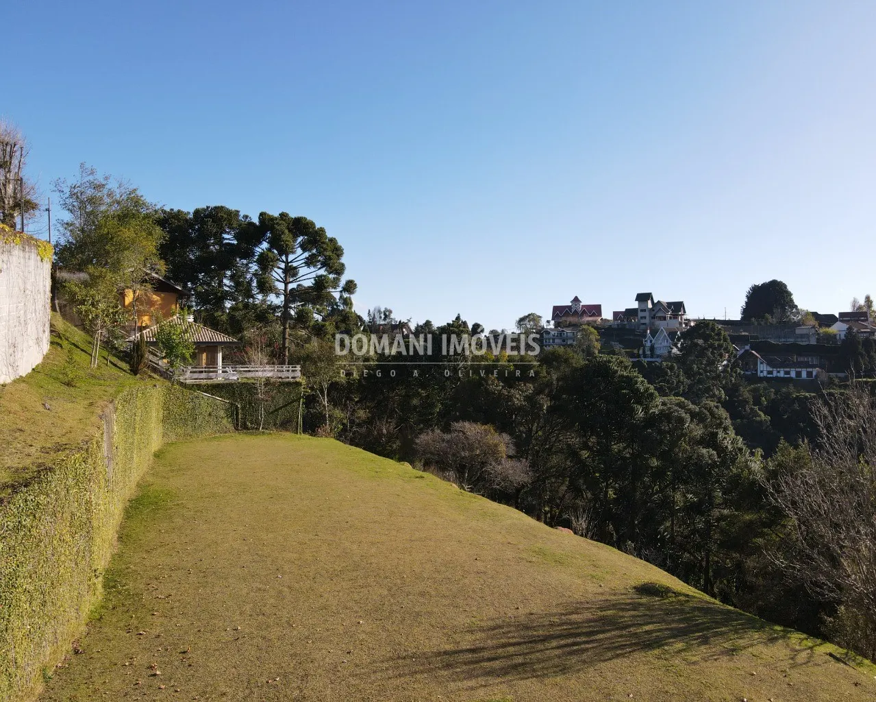 Plot for sale of 2,100 m² in Campos do Jordão, SP, Brazil