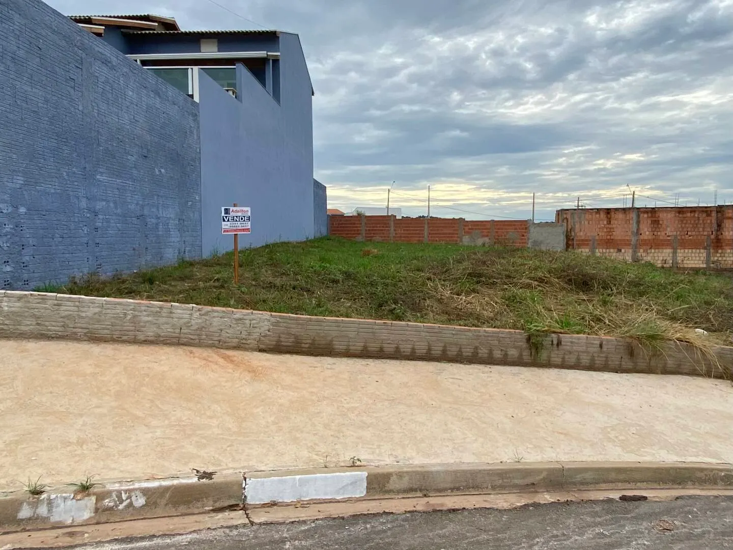 Terreno à venda de 318 m² em Piraju, SP, Brasil