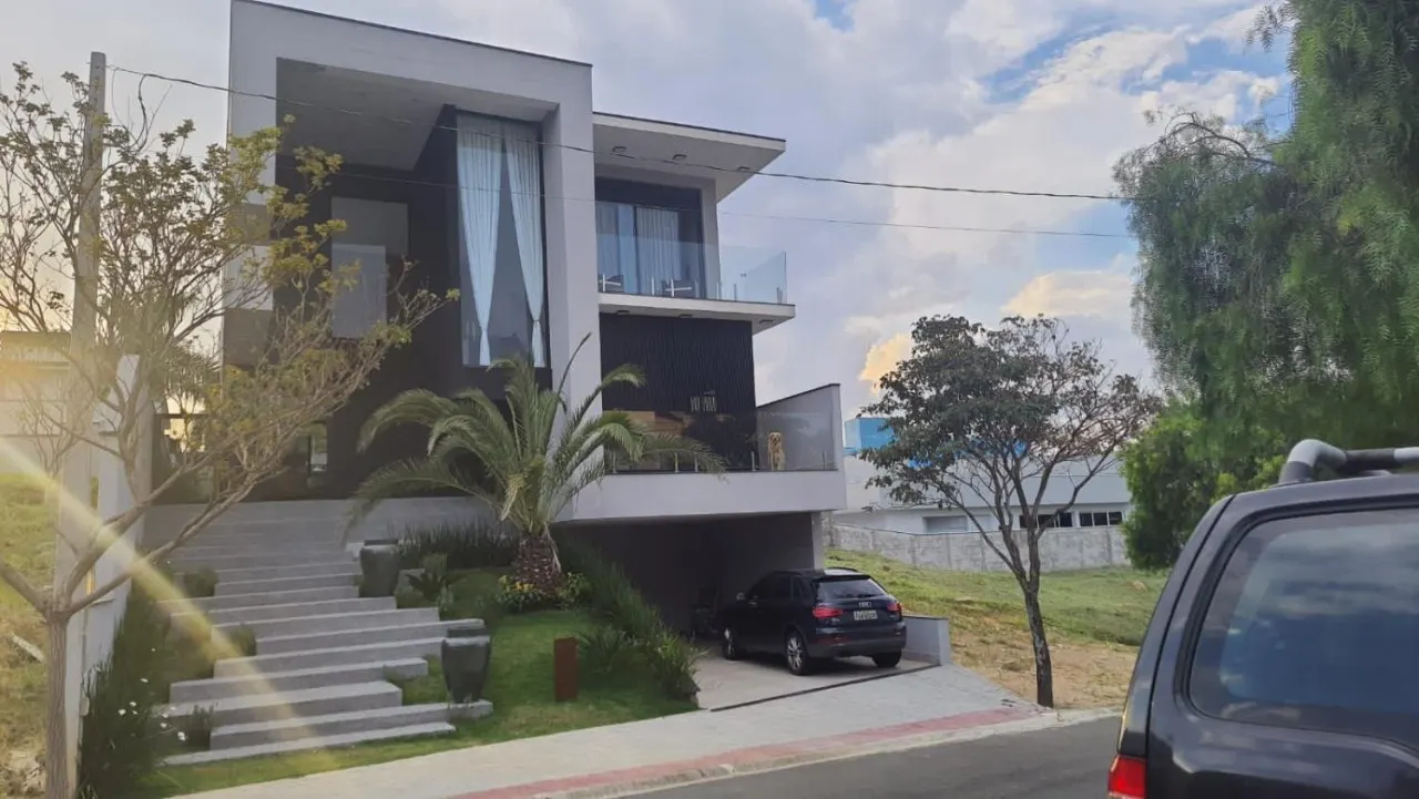 Casa à venda de 340 m² em Valinhos, SP, Brasil
