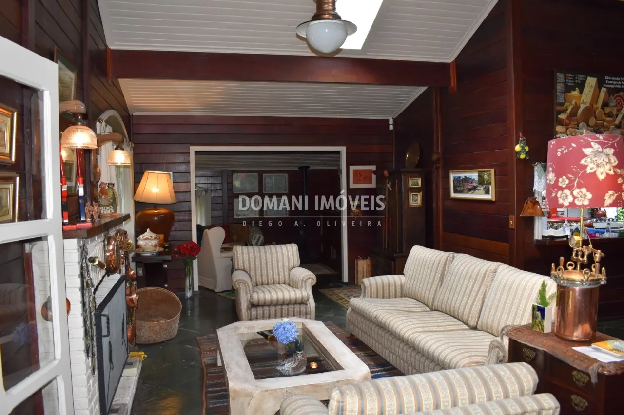 Casa à venda de 1.060 m² em Campos do Jordão, SP, Brasil