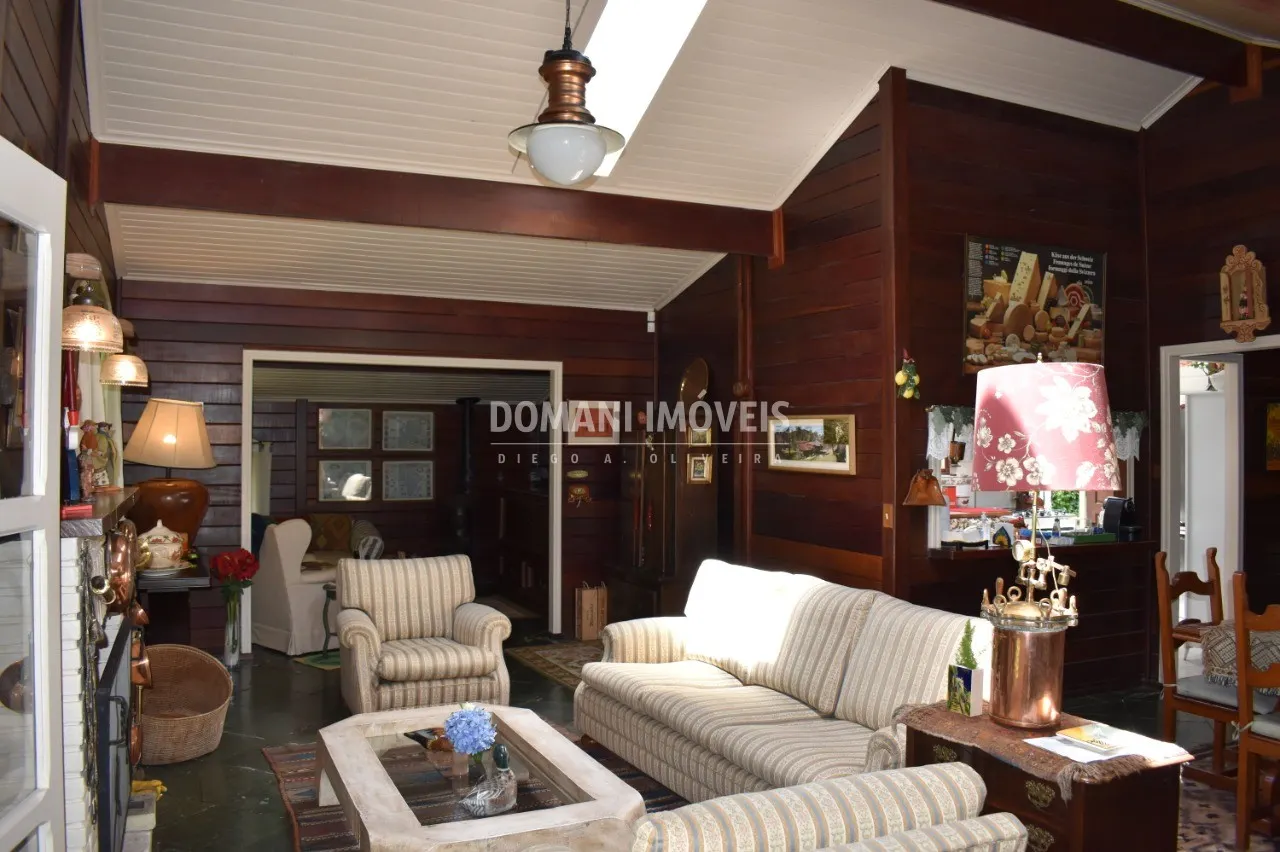 Casa à venda de 1.060 m² em Campos do Jordão, SP, Brasil