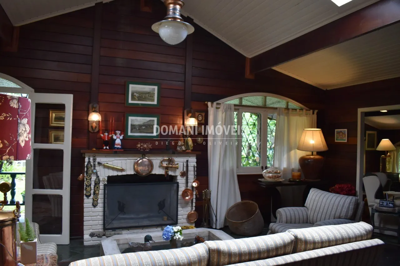 Casa à venda de 1.060 m² em Campos do Jordão, SP, Brasil