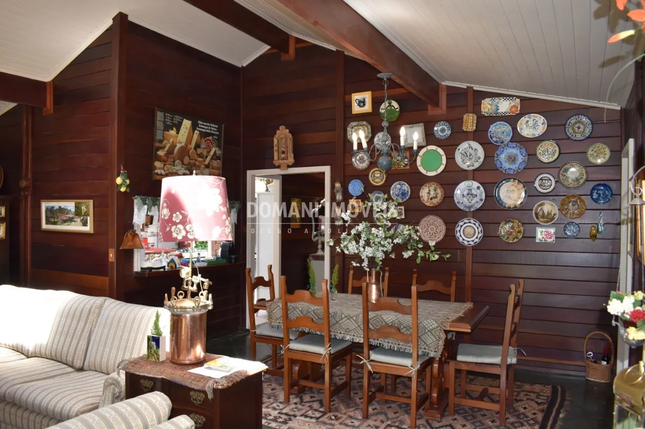 Casa à venda de 1.060 m² em Campos do Jordão, SP, Brasil