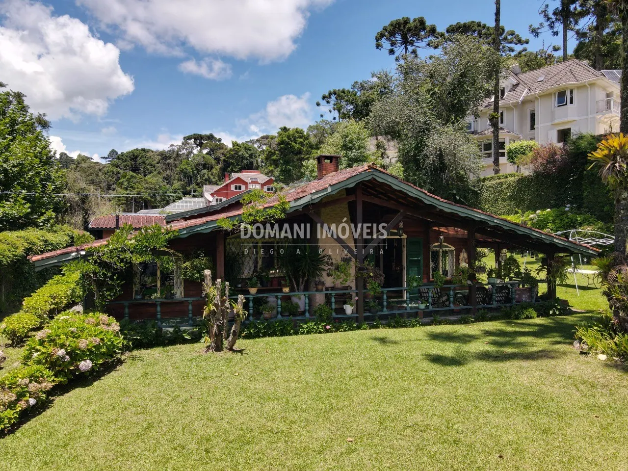 Casa à venda de 1.060 m² em Campos do Jordão, SP, Brasil