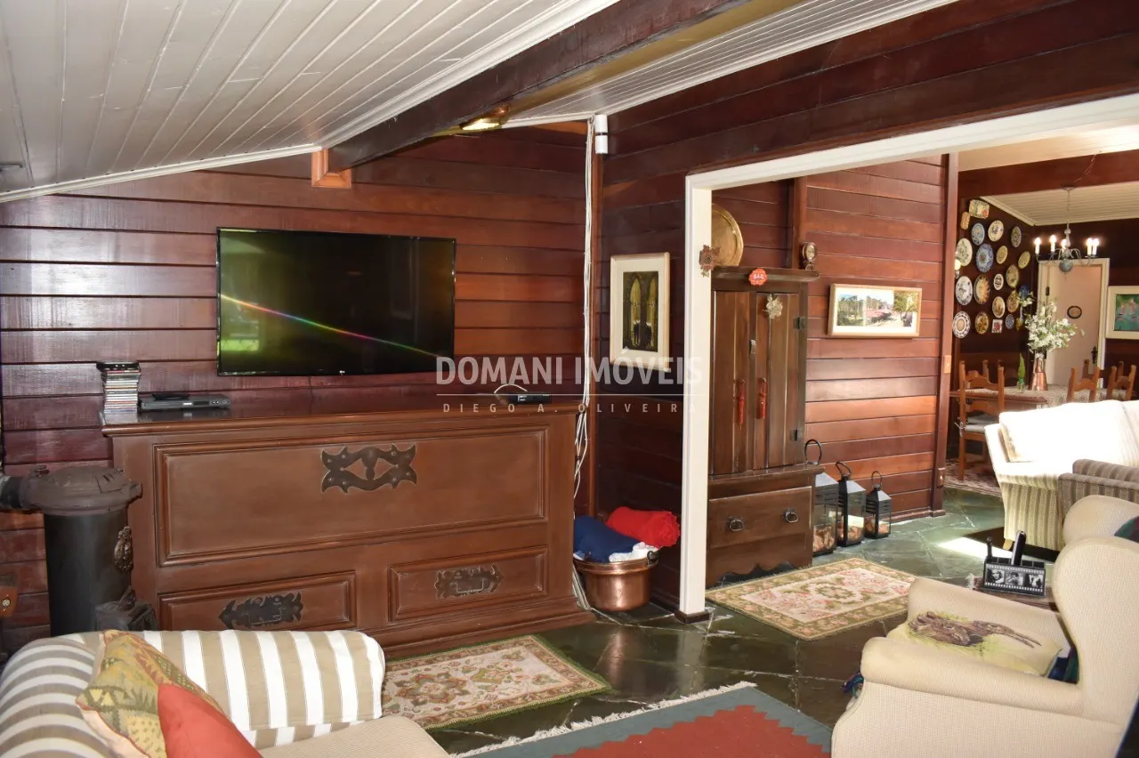Casa à venda de 1.060 m² em Campos do Jordão, SP, Brasil