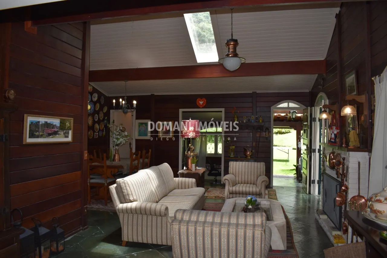 Casa à venda de 1.060 m² em Campos do Jordão, SP, Brasil