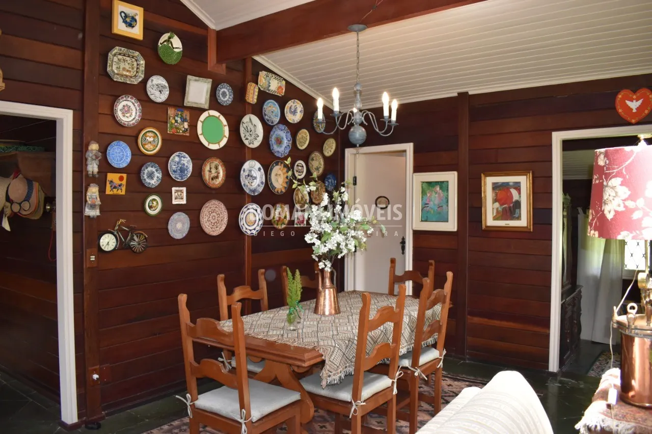 Casa à venda de 1.060 m² em Campos do Jordão, SP, Brasil
