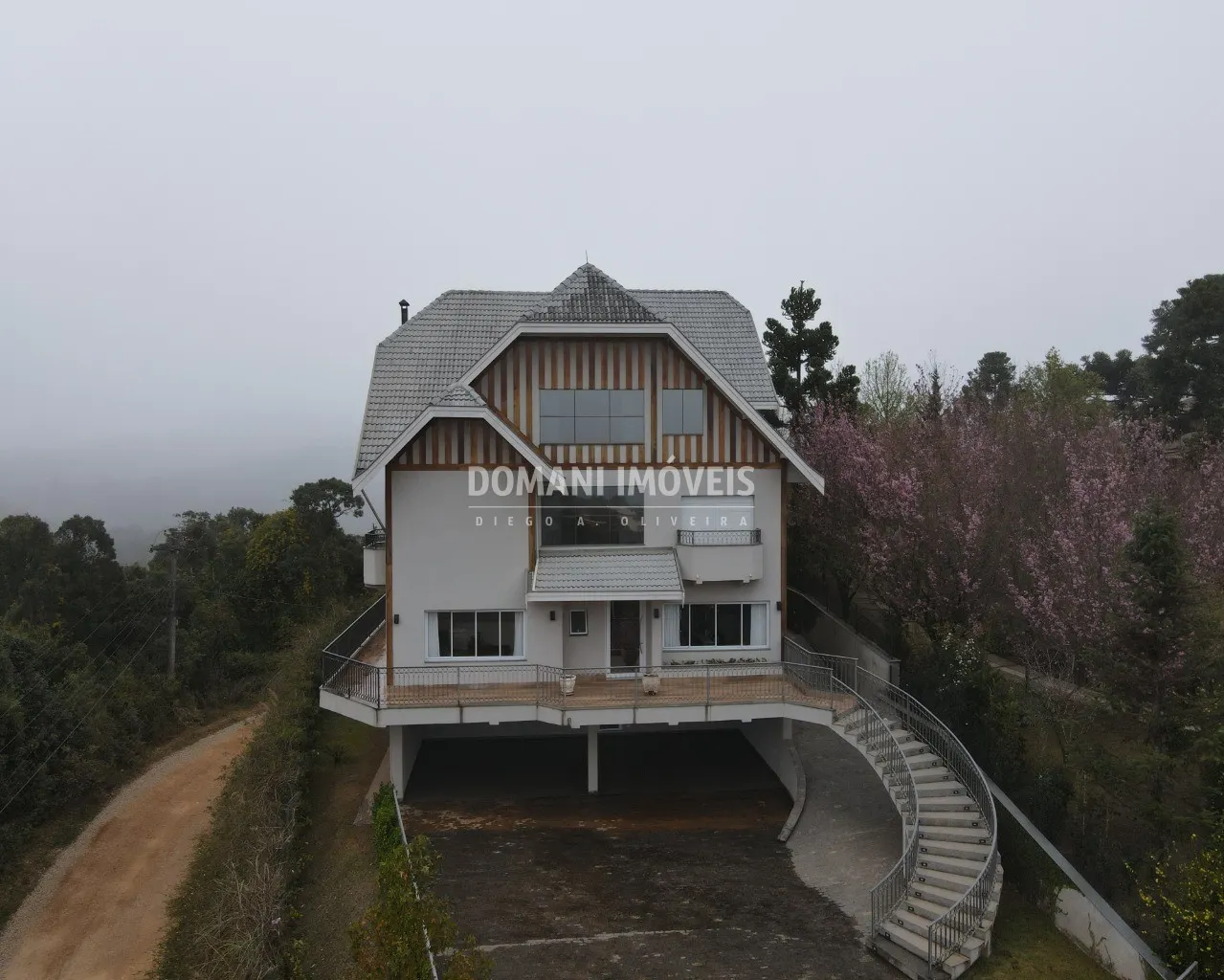 Casa à venda de 1.010 m² em Campos do Jordão, SP, Brasil