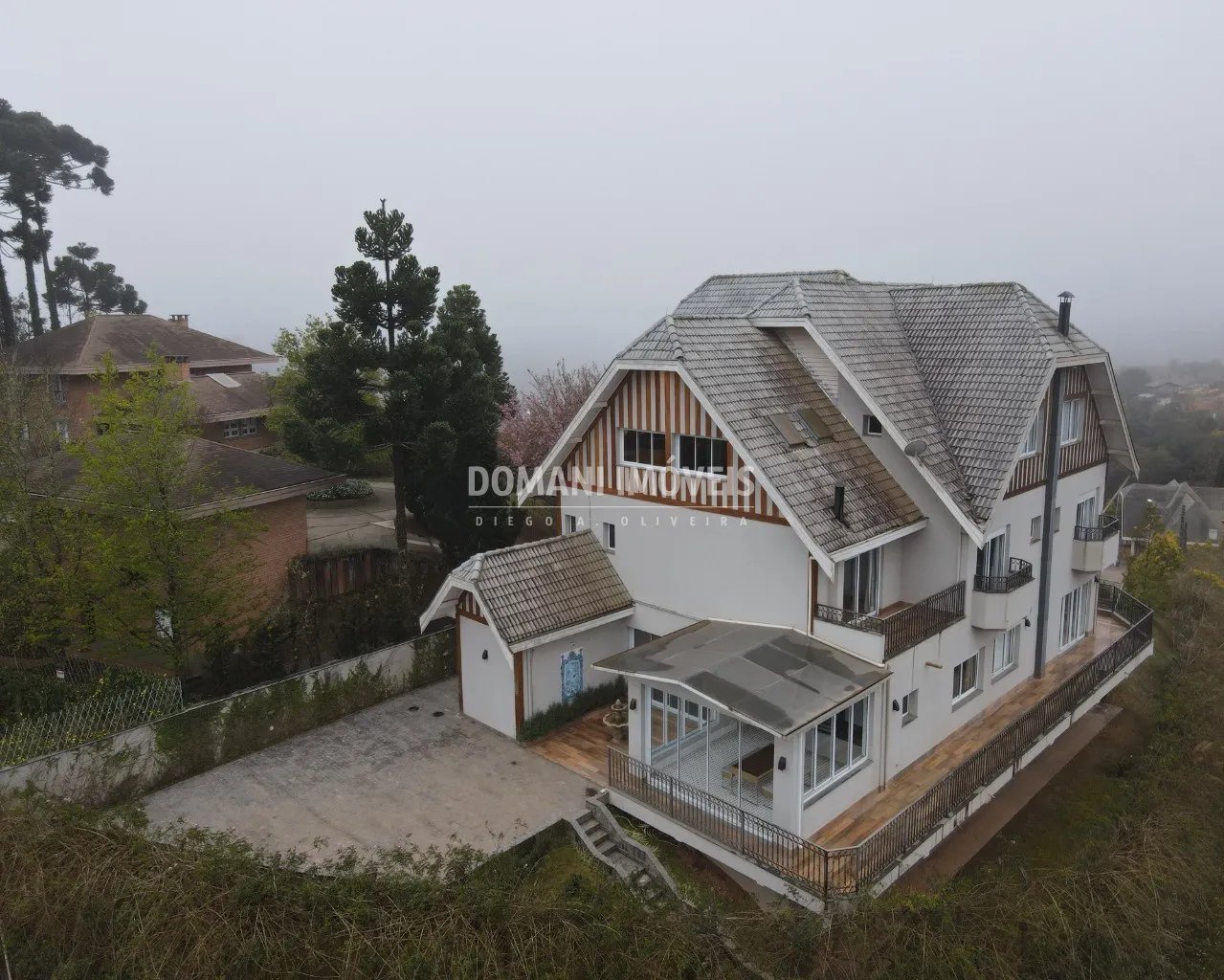 Casa à venda de 1.010 m² em Campos do Jordão, SP, Brasil