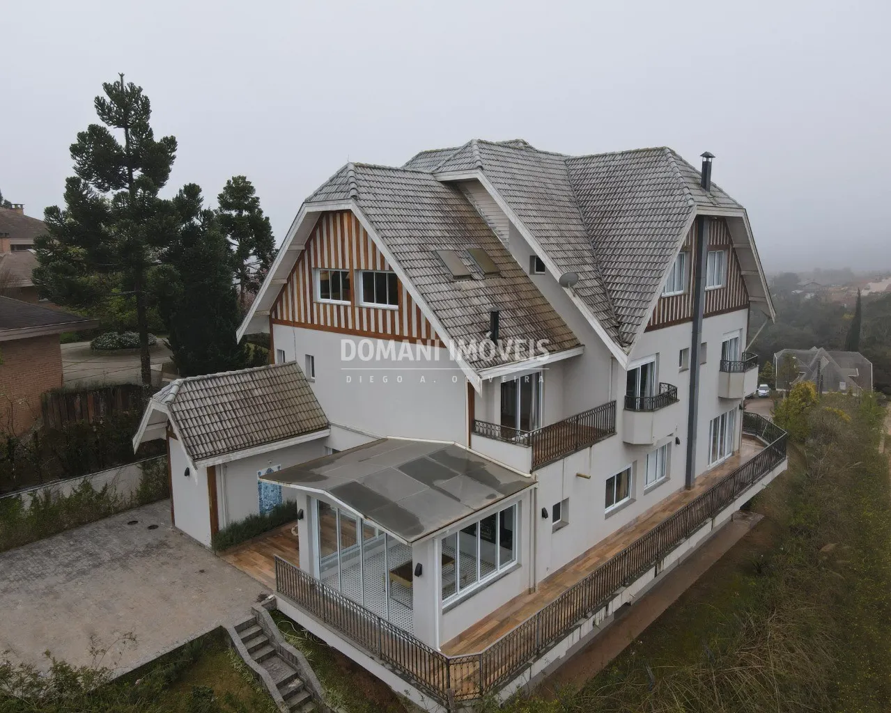 Casa à venda de 1.010 m² em Campos do Jordão, SP, Brasil