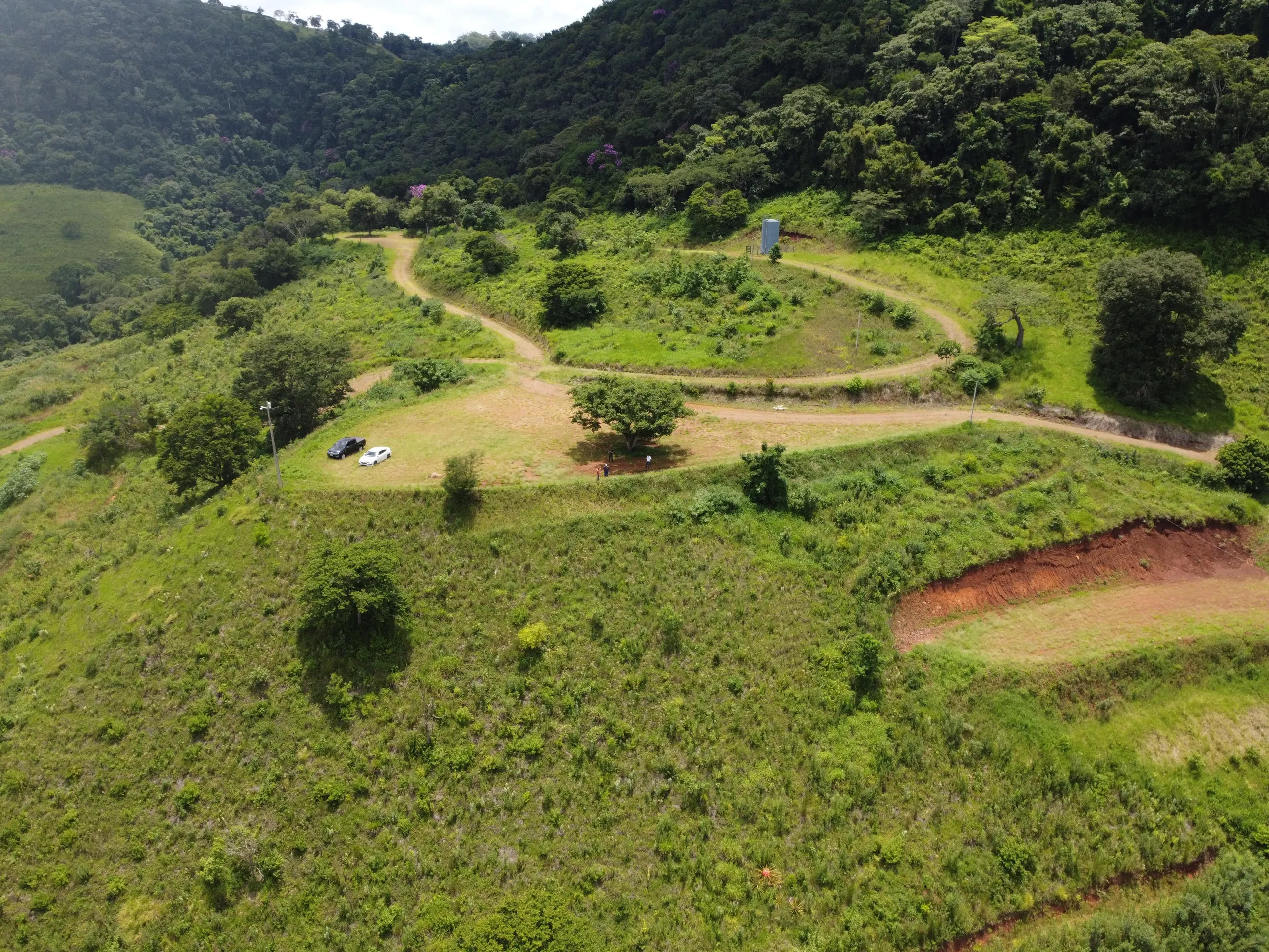 Terreno à venda de 3 ha em Pardinho, SP, Brasil