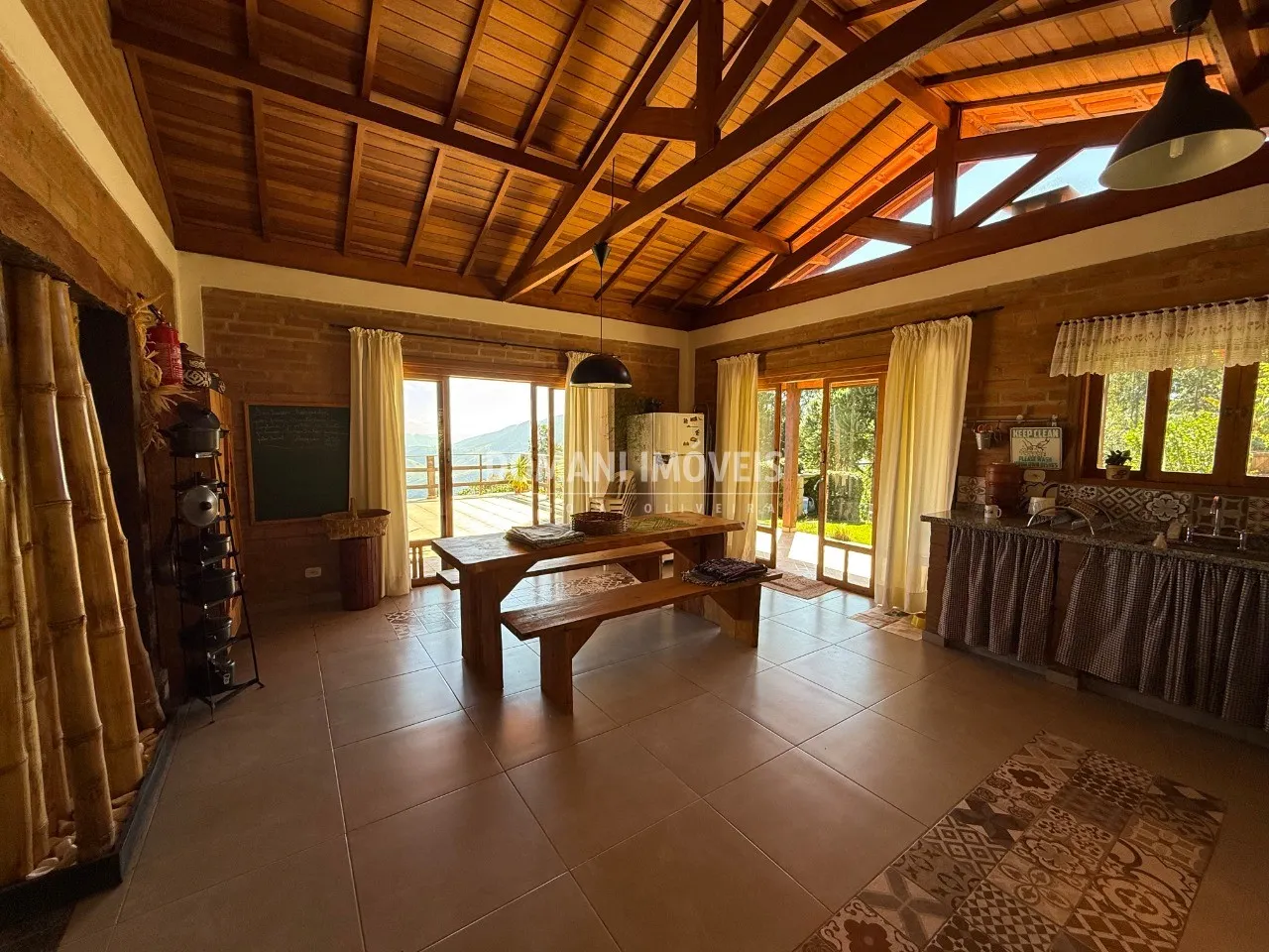 Casa à venda de 3 ha em São Bento do Sapucaí, SP, Brasil