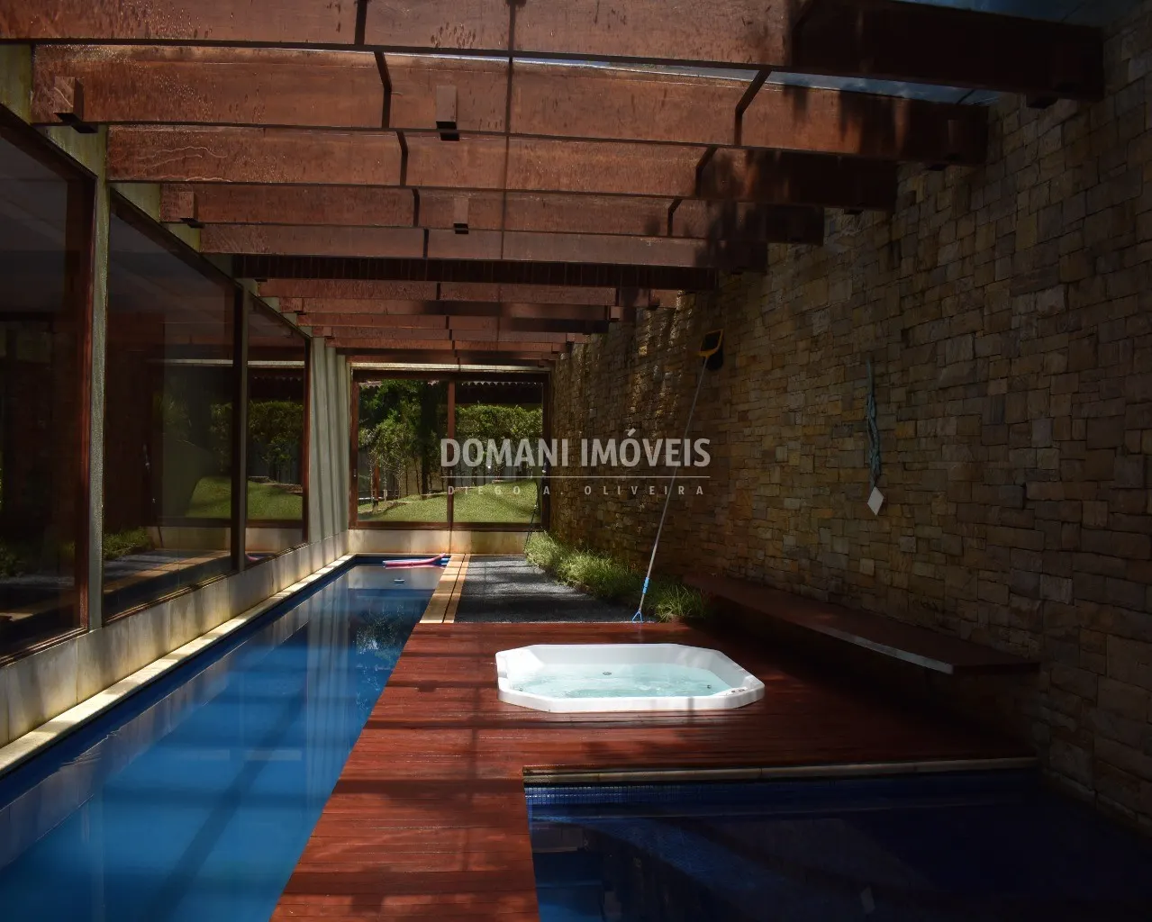 Casa à venda de 1.445 m² em Campos do Jordão, SP, Brasil