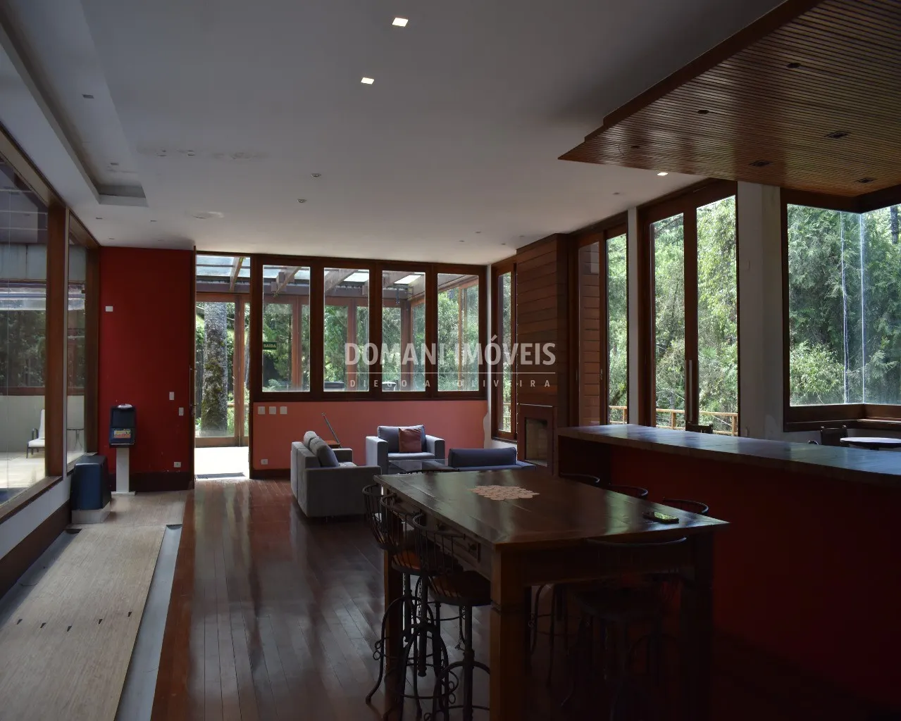 Casa à venda de 1.445 m² em Campos do Jordão, SP, Brasil