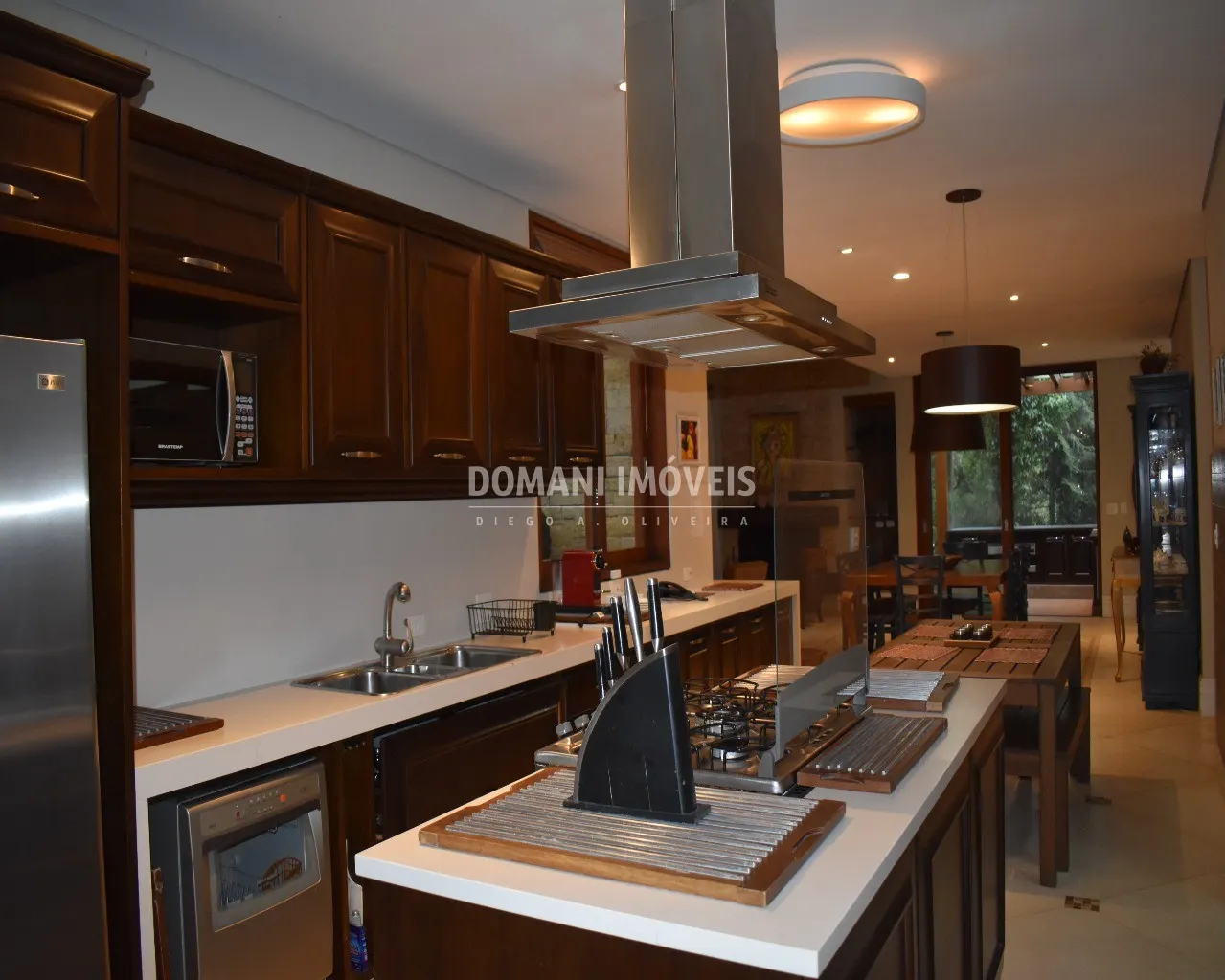 Casa à venda de 1.445 m² em Campos do Jordão, SP, Brasil