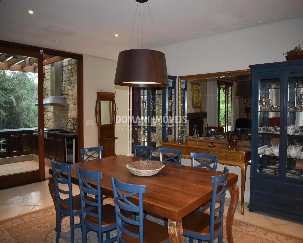 Casa à venda de 1.445 m² em Campos do Jordão, SP, Brasil