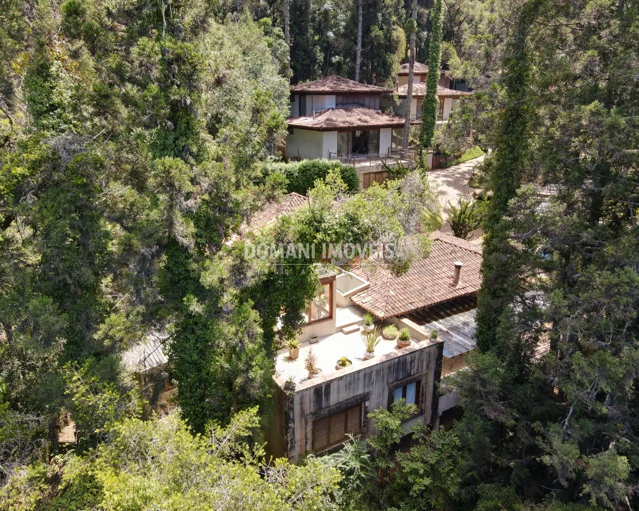 Casa à venda de 1.445 m² em Campos do Jordão, SP, Brasil