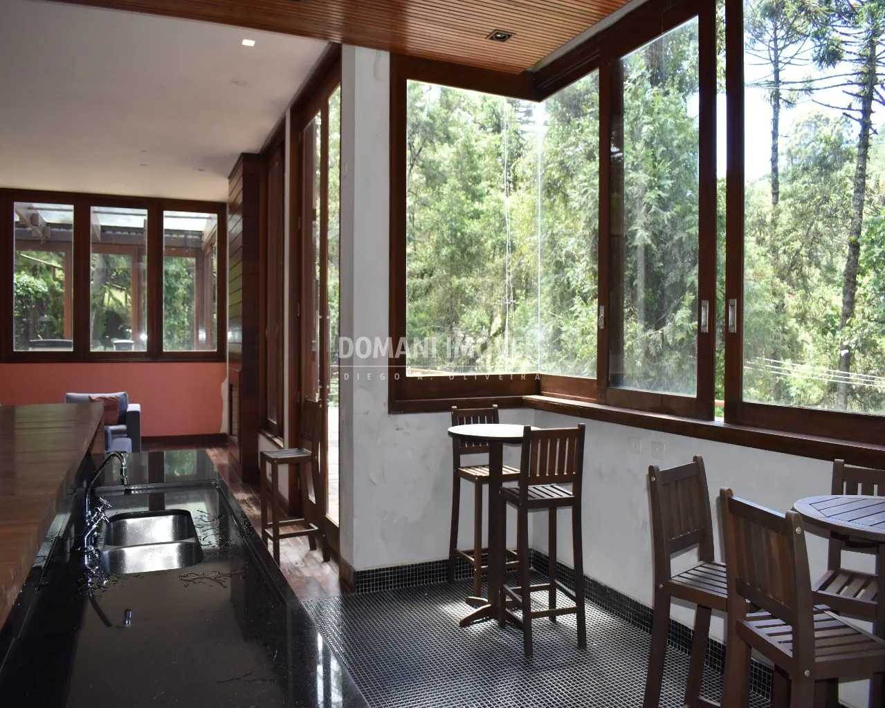 Casa à venda de 1.445 m² em Campos do Jordão, SP, Brasil