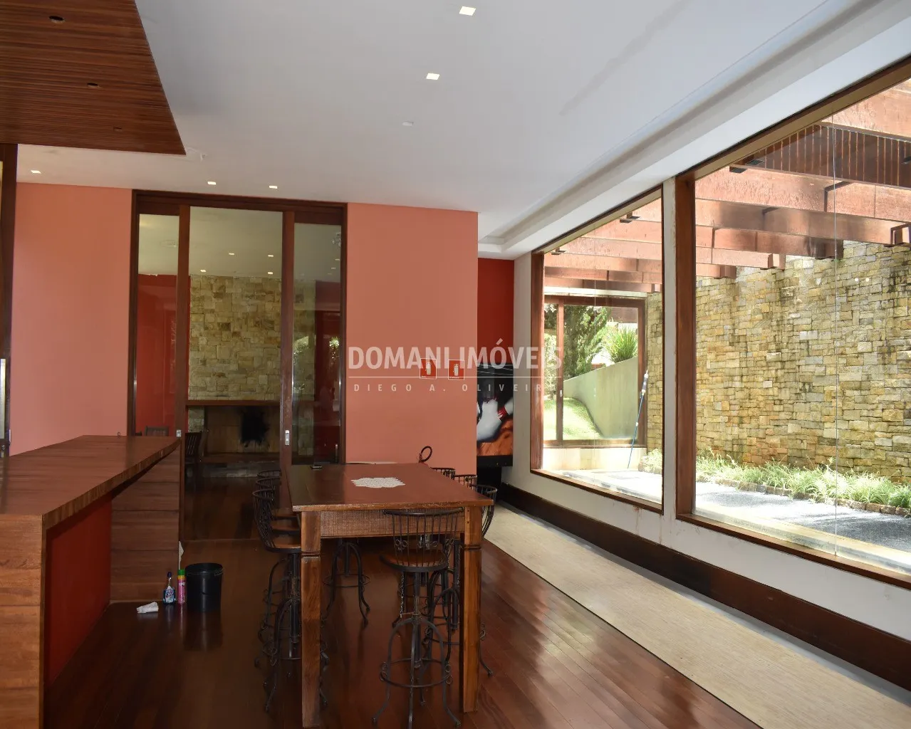 Casa à venda de 1.445 m² em Campos do Jordão, SP, Brasil