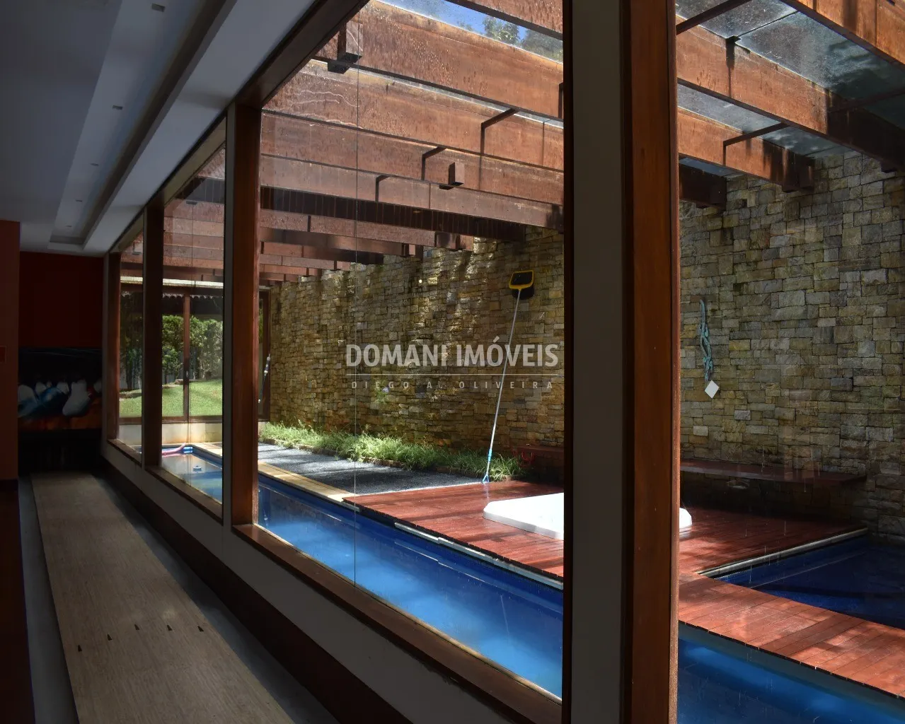 Casa à venda de 1.445 m² em Campos do Jordão, SP, Brasil